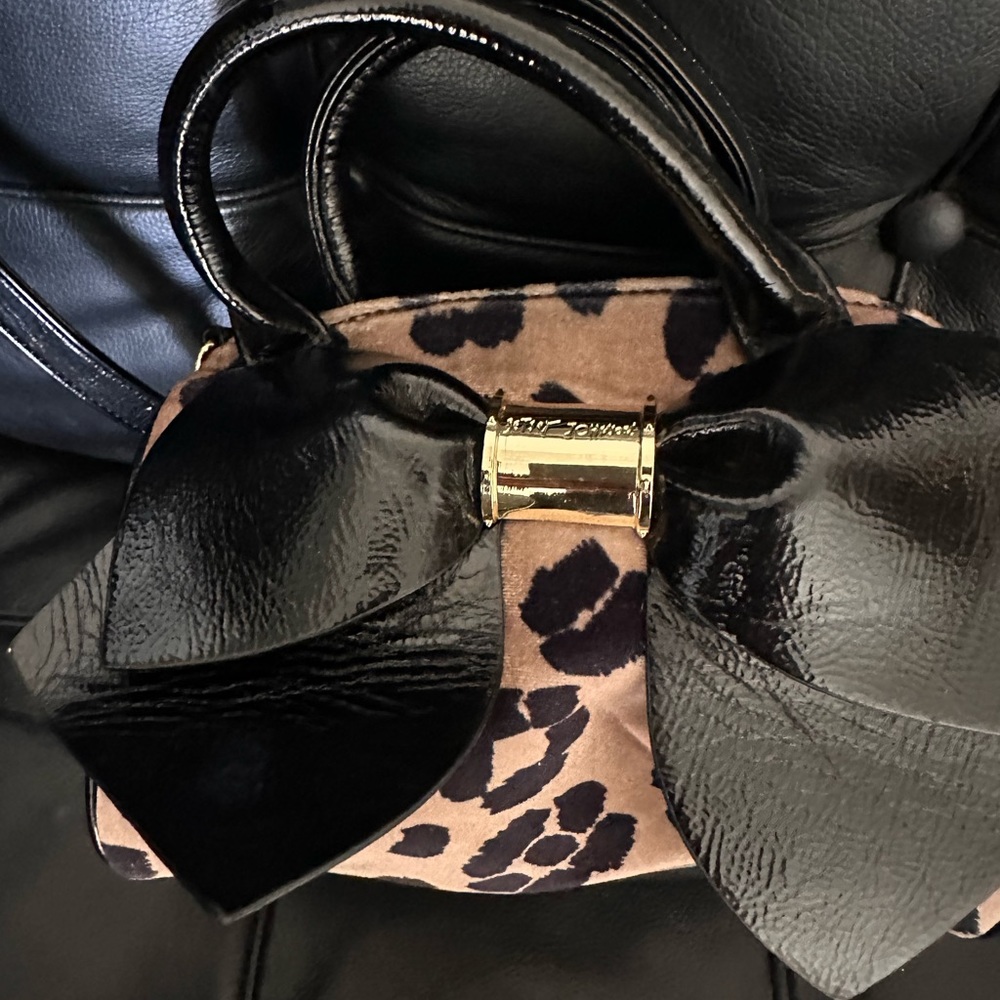 Betsey Johnson leopard print purse like new